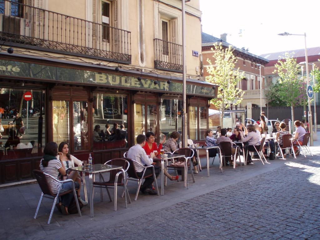 Hostal Castilla Madrid Dış mekan fotoğraf