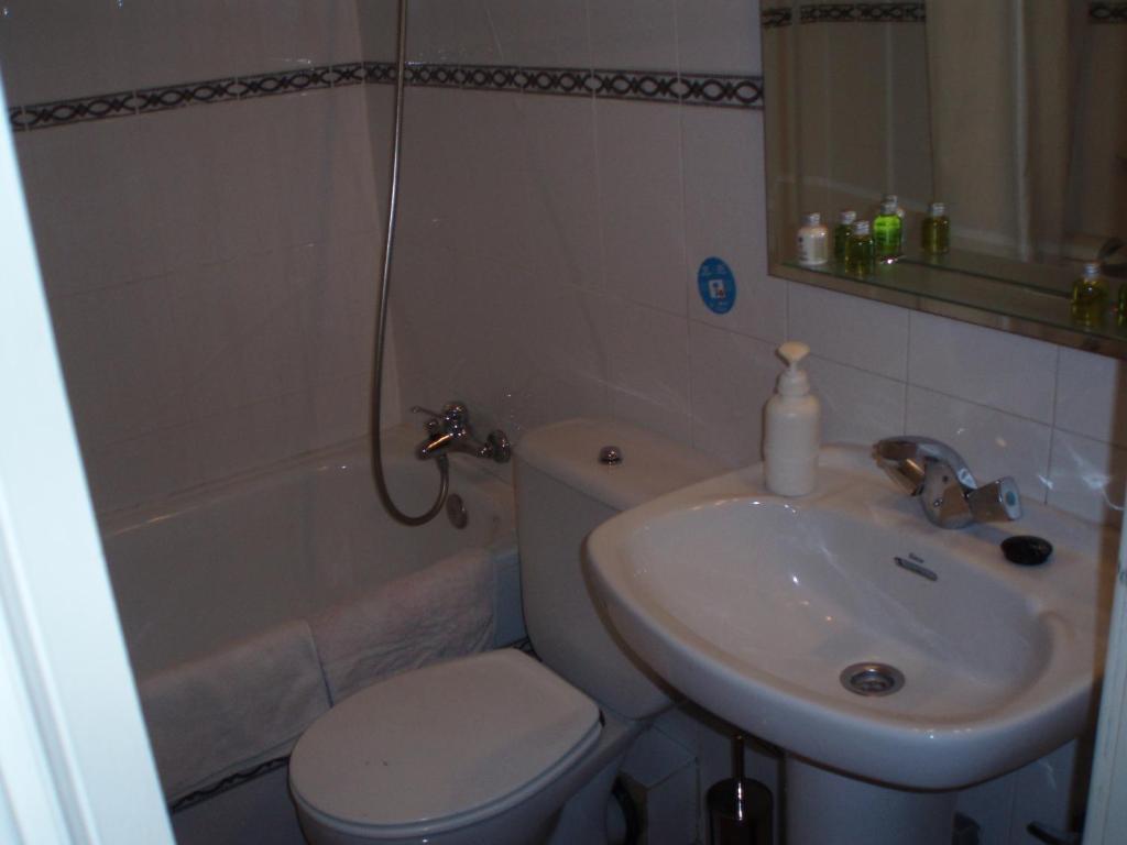 Hostal Castilla Madrid Dış mekan fotoğraf